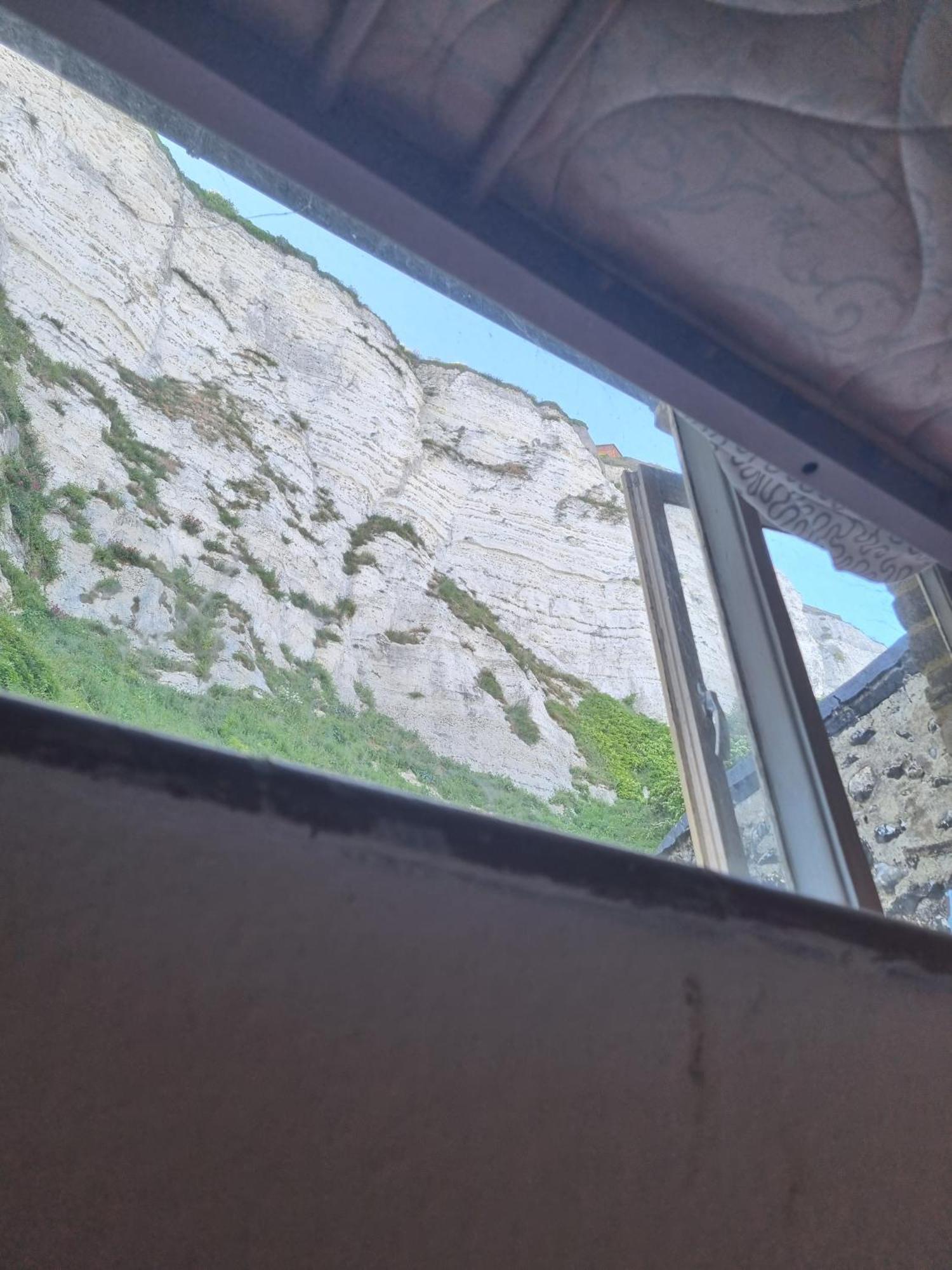 First And Last Youth Hostel Дувр Екстер'єр фото